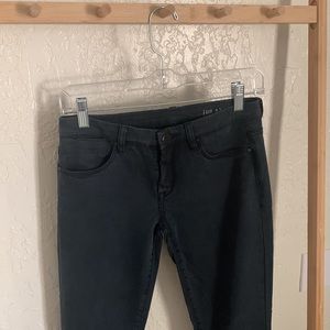 BLANK NYC black skinny jeans with  knee rips